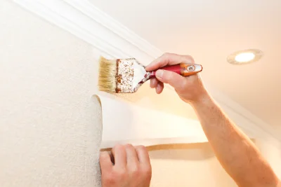 Pose de papier peint à Quemperven — revêtements muraux et toiles de verre